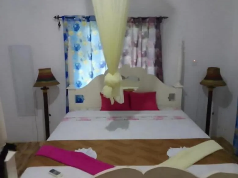 The Gibson'S Palace Saint Maryʼs 0*,  Jamaïque